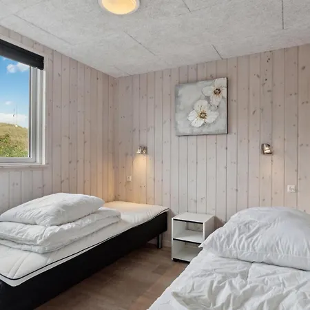Stunning Home In Hvide Sande With Sauna *