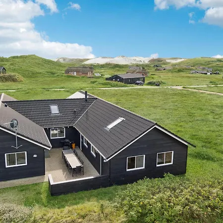 Stunning Home In Hvide Sande With Sauna בית נופש