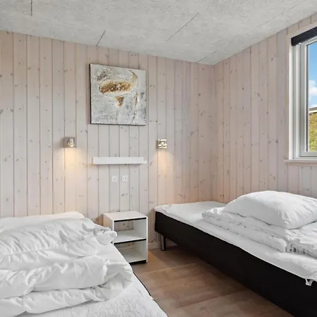 Stunning Home In Hvide Sande With Sauna Havrvig