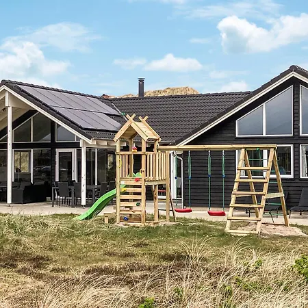 Stunning Home In Hvide Sande With Sauna *
